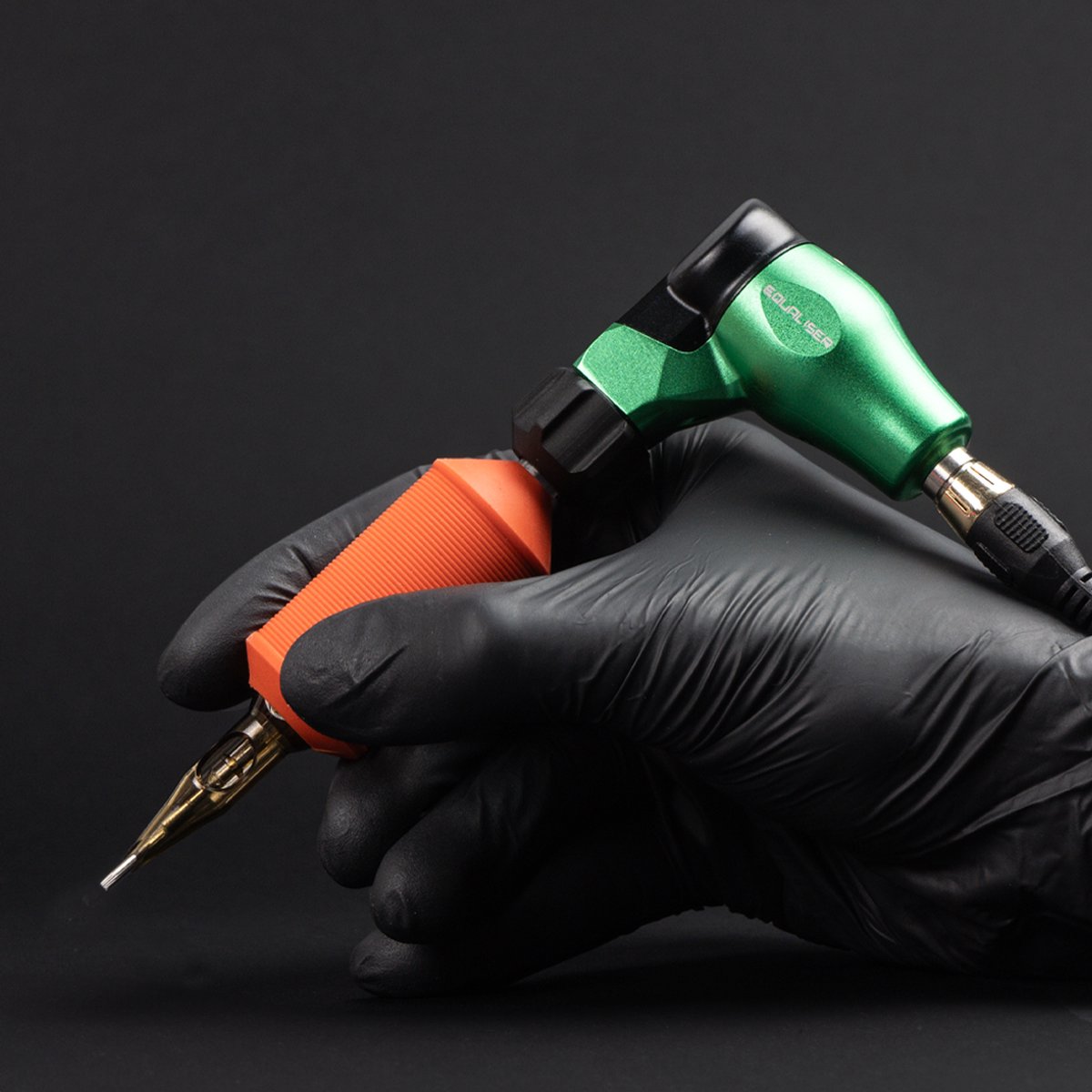 Equaliser Fox Mini V2 | Premium Professionele Tattoo Machine | Draadloze Tatoeage Pen | Wireless | PMU Gun | Zelf Tatoeëren Kit | Cartridges | Naalden | Beginner & Gevorderden Set 1RL | 3RL | 7RL