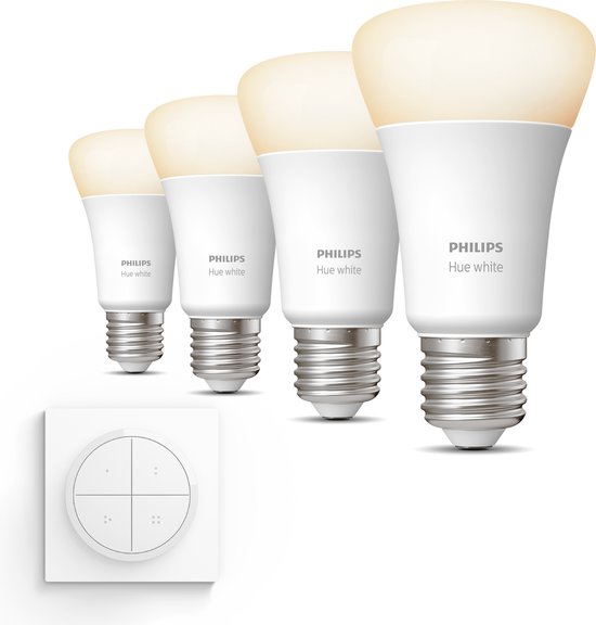 Vier Philips Hue White E27 lampen en een witte draadloze schakelaar staan op een witte achtergrond.