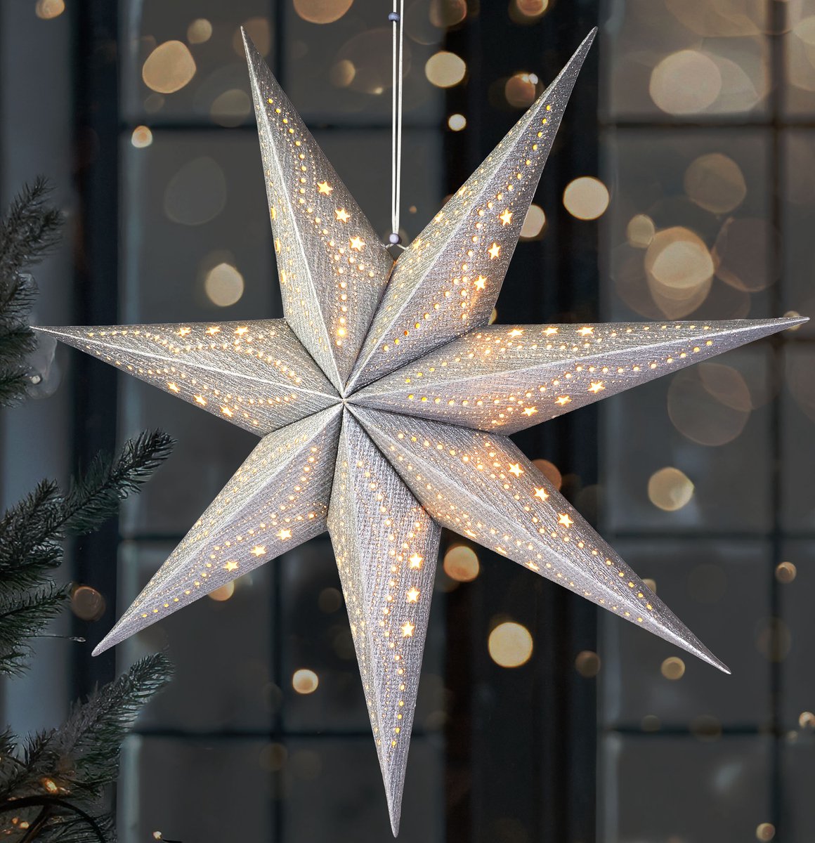 Brubaker 3D Kerstster om op te Hangen - LED Papieren Ster met Timer - 60 cm Adventster met Modern Patroon - Werkt op Batterijen en Verlicht - Kerstdecoratie Lichtster voor Venster - Zilver