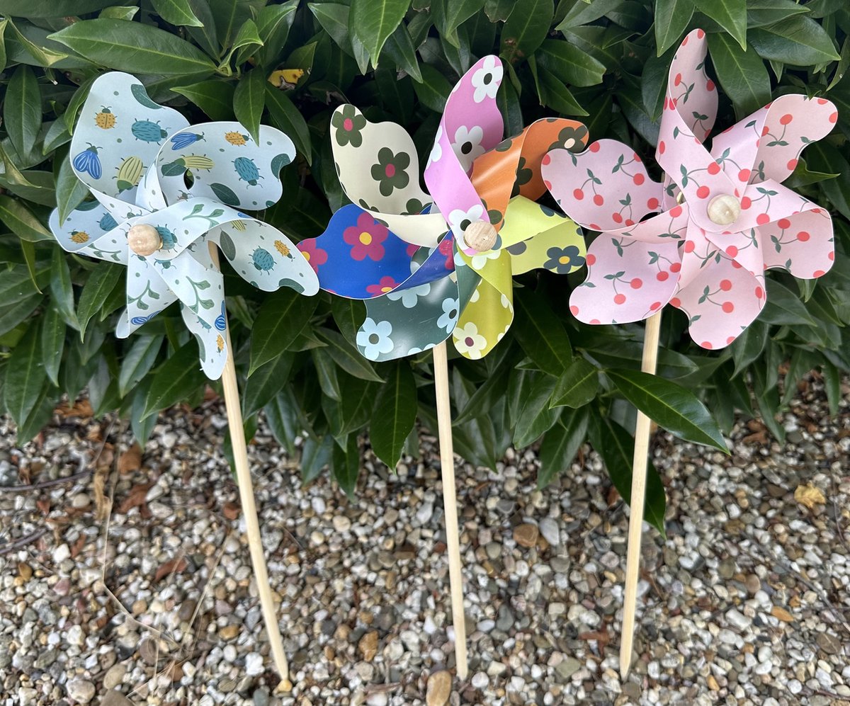 Impuls Set van 3 windmolens kunststof+houten steker bloemen kersen insecten- meerkleurig dia 17 cm x hoogte 48 cm Tuinaccessoires tuinstekers