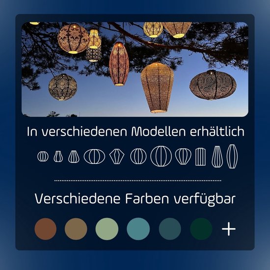 Collectie van hangende lampionnen in verschillende vormen en maten, met ingewikkelde patronen. Verkrijgbaar in verschillende kleuren.