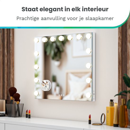Mirlux Hollywood spiegel met 15 LED lampjes, staand op een dressoir met make-up accessoires.