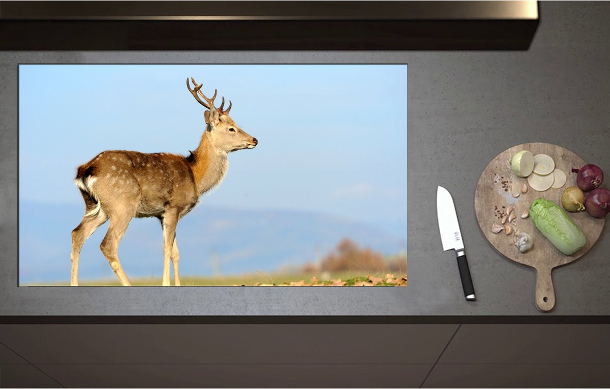 Inductieplaat Beschermer - Bruin Hert in de Herfst - 95x55 cm - 2 mm Dik - Inductie Beschermer - Bescherming Inductiekookplaat - Kookplaat Beschermer van Wit Vinyl