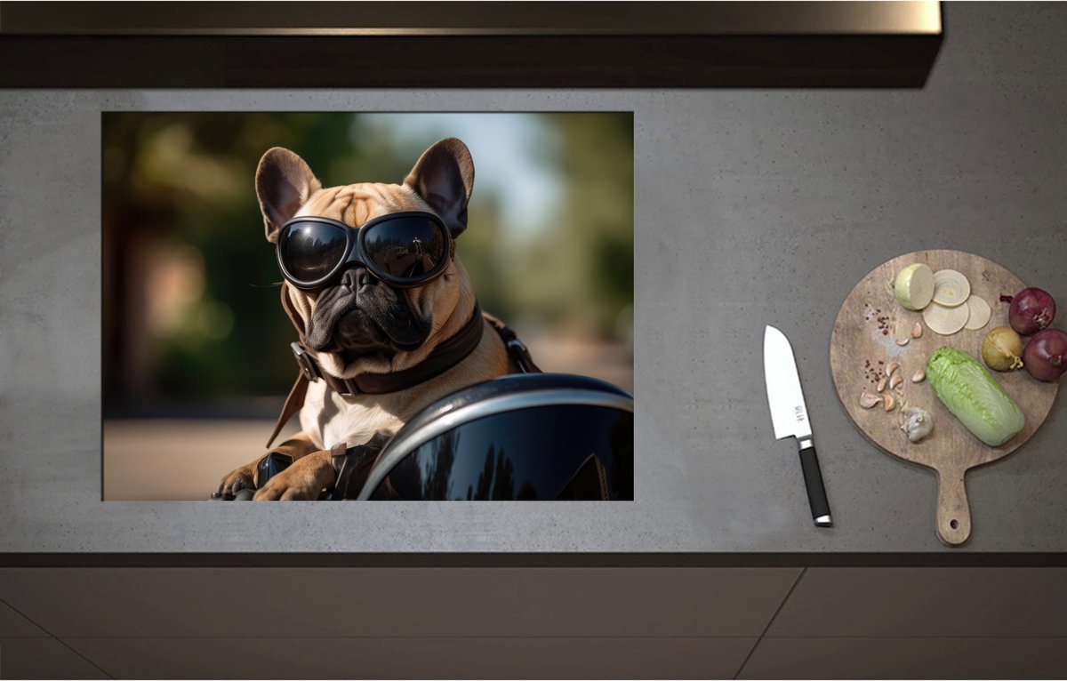 Inductieplaat Beschermer - Bulldog Hond met Zonnebril Rijdend op Motor - 75x55 cm - 2 mm Dik - Inductie Beschermer - Bescherming Inductiekookplaat - Kookplaat Beschermer van Wit Vinyl