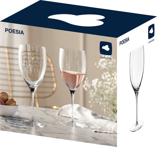Doos van Leonardo Poesia met twee wijnglazen, één gevuld met rosé.