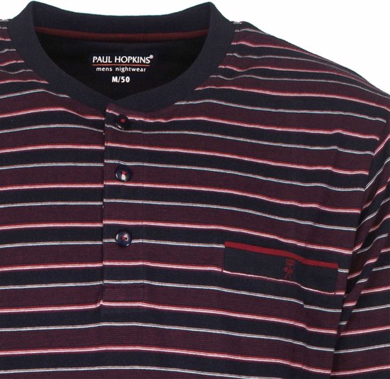 Donkerblauw, rood en wit gestreepte pyjamatop met polokraag en borstzakje.