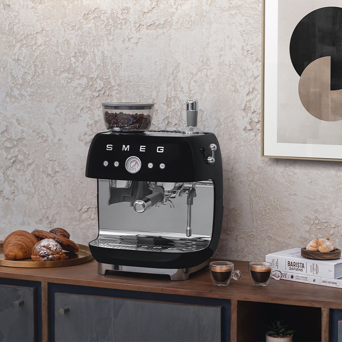 Afbeelding 2 van SMEG EGF03BLEU - Espressomachine met geïntegreerde bonenmaler - Zwart