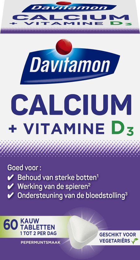 Doos met Davitamon Calcium + Vitamine D3 kauwtabletten, 60 stuks, pepermunt smaak. Paarse doos met witte letters en een kauwtablet.