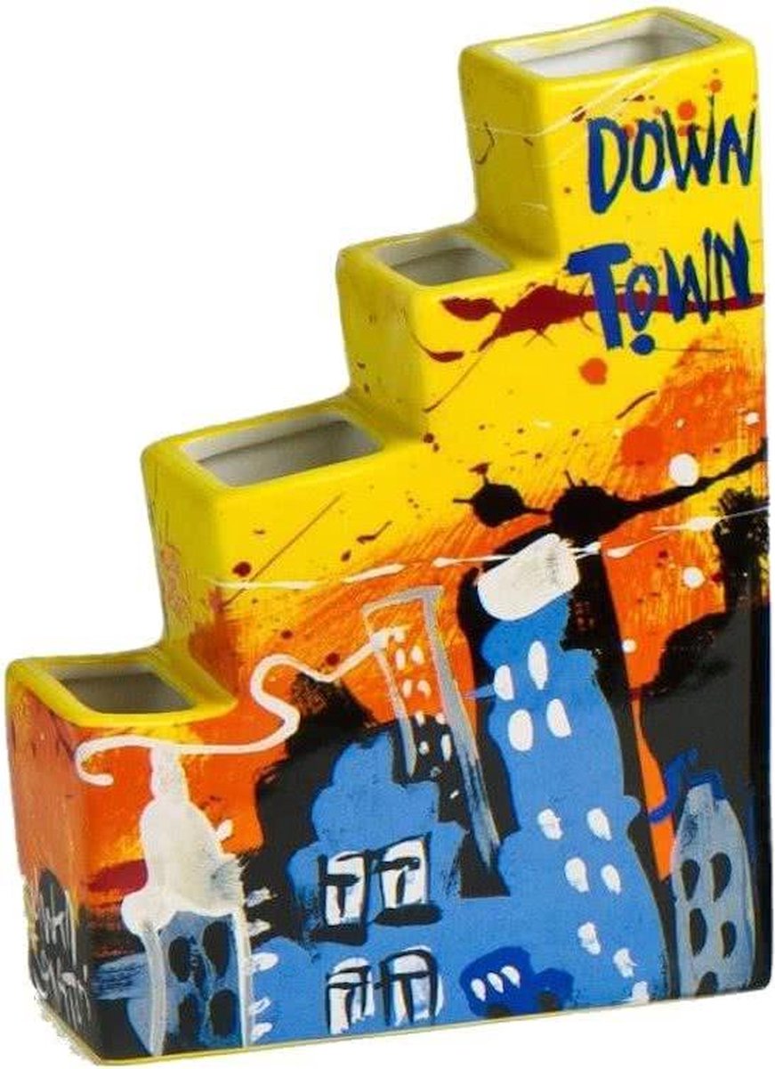 "Vaas ""Down Town"" door Selwyn Senatori"