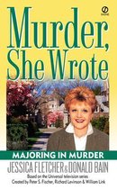 Boekomslag van "Murder, She Wrote: Majoring in Murder" met een foto van Angela Lansbury als Jessica Fletcher, met een gebouw en bomen op de achtergrond.