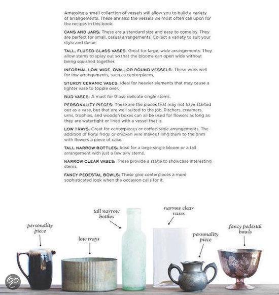Een opstelling van diverse vazen en potten, waaronder 'personality piece', 'low trays', 'tall narrow bottles', 'narrow clear vases' en 'fancy pedestal bowls'.
