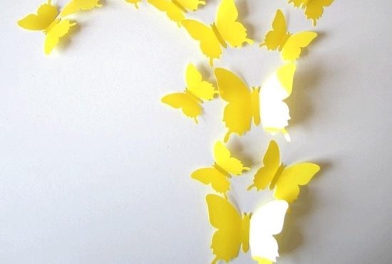 Plusieurs papillons 3D jaunes sur fond blanc, certains avec un effet miroir.