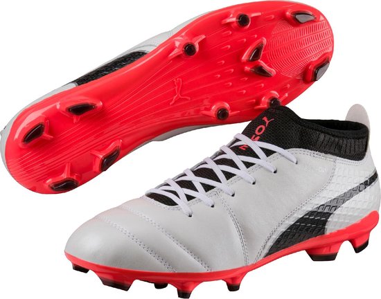 PUMA Voetbalschoenen ONE 17.2 FG 104068 01 - Heren - Puma White-Puma  Black-Fiery Coral | bol.com
