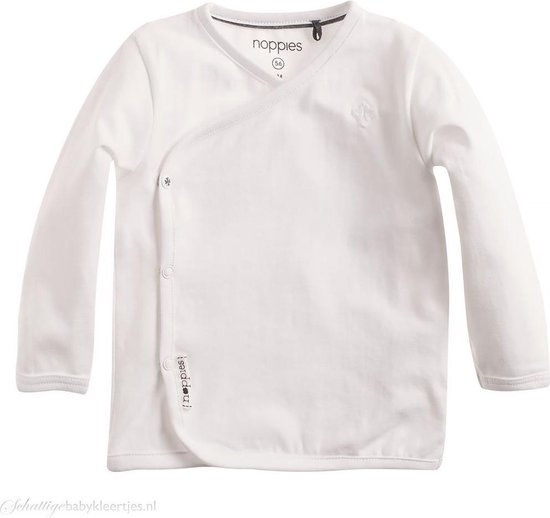 Wit wikkelshirt met drukknoopsluiting links, met "noppies" logo op de borst.