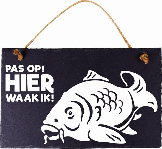 Foto: Waakbord karper hier waak ik naambord dieren vissen leuke grappige vis spreukentegel spreukenbord