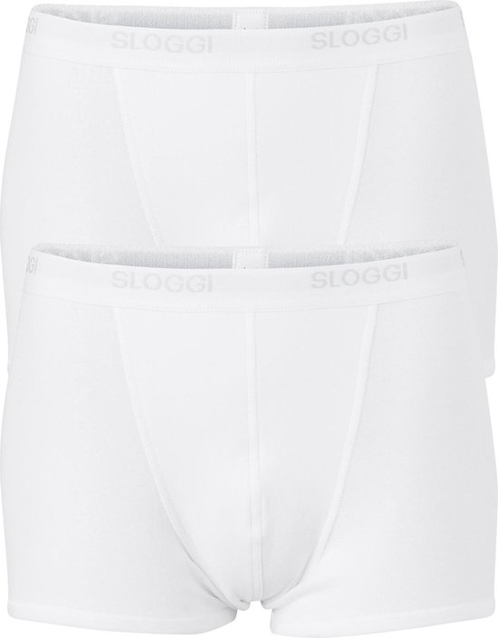 Twee witte Sloggi boxershorts met grijze logoband, detail van de voorkant.