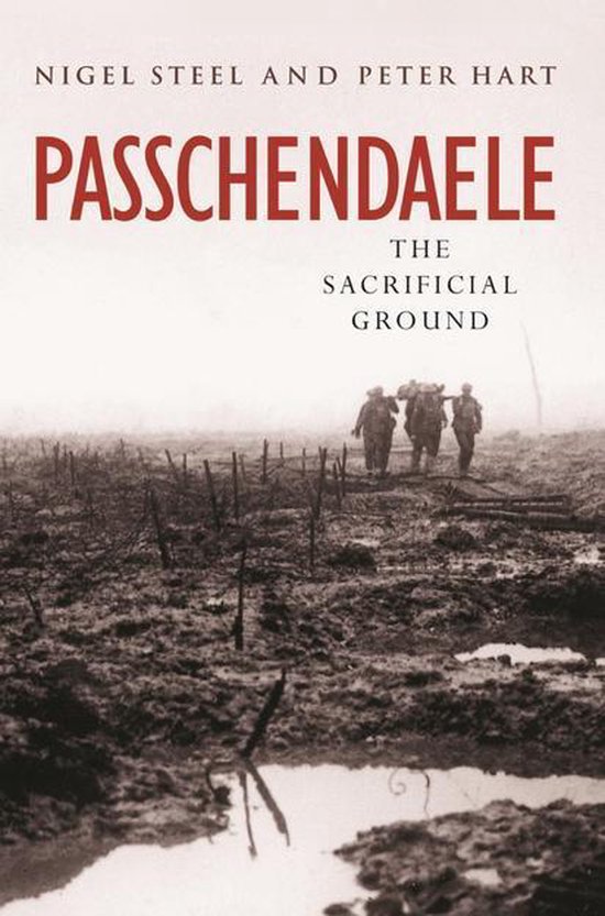 Livre 'Passchendaele: The Sacrificial Ground' avec des soldats marchant sur un terrain boueux.