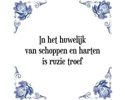 Tegeltje met Spreuk (Tegeltjeswijsheid): In het huwelijk van schoppen en harten is ruzie troef + Kado verpakking & Plakhanger