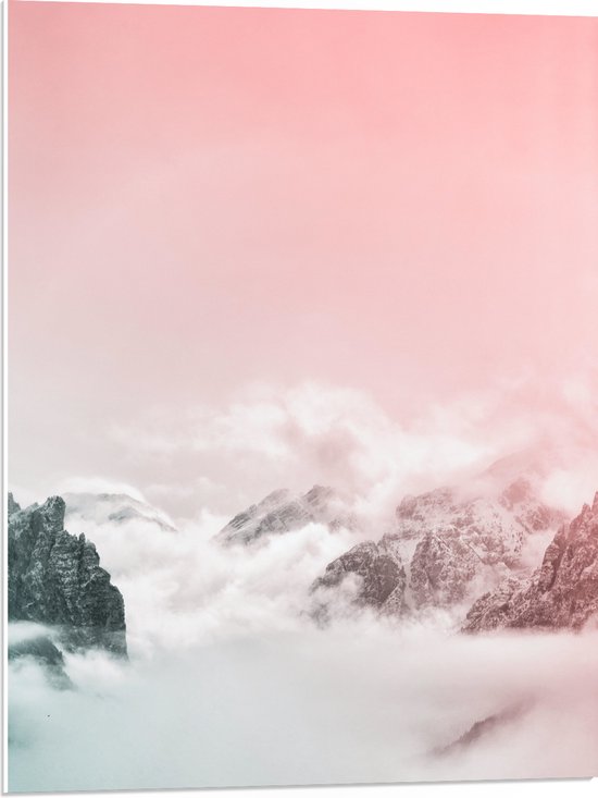 WallClassics - PVC Schuimplaat - Roze Lucht boven Wolken en Bergen - 60x80 cm Foto op PVC Schuimplaat (Met Ophangsysteem)