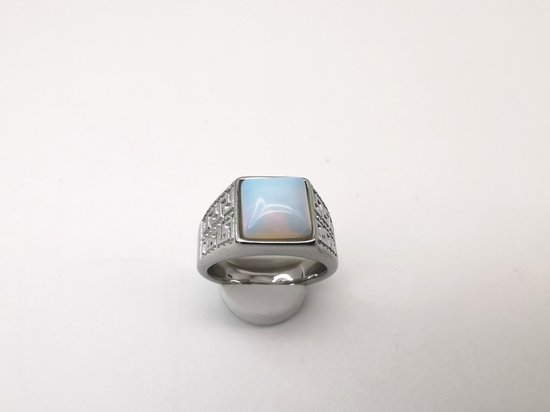 RVS Edelsteen Opaal zilverkleurig Griekse design Ring. Maat 18. Vierkant ringen met beschermsteen. geweldige ring zelf te dragen of iemand cadeau te geven.