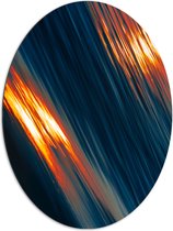 WallClassics - Dibond Ovaal - Oranje Lichtstralen - 72x96 cm Foto op Ovaal (Met Ophangsysteem)