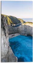 WallClassics - Dibond - Navagio Strand in Griekenland - 50x100 cm Foto op Aluminium (Wanddecoratie van metaal)