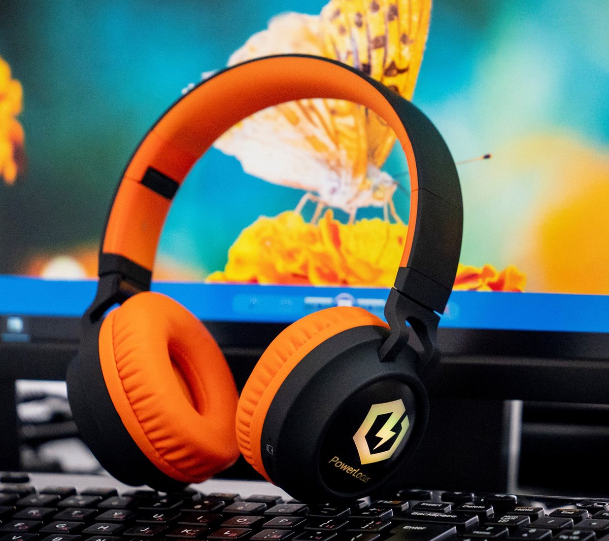 PowerLocus Buddy Draadloze On-Ear Koptelefoon voor Kinderen, LED lampjes, 85db Limiet, met Microfoon, Micro SD poort - Upgrade Zwart/Oranje – foto 5