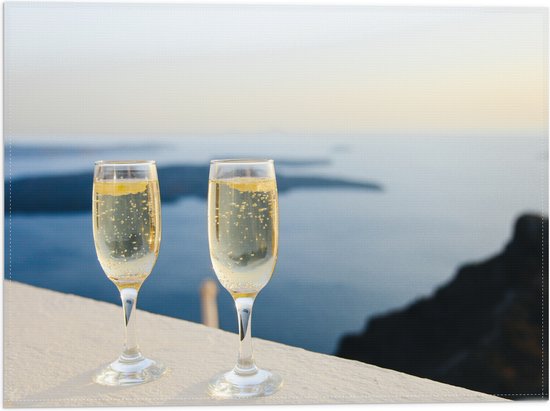 WallClassics - Vlag - Champagne Glazen - 40x30 cm Foto op Polyester Vlag