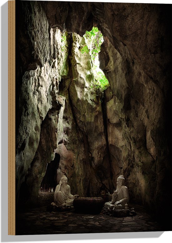 WallClassics - Hout - Buddha Beelden in Grot - 40x60 cm - 12 mm dik - Foto op Hout (Met Ophangsysteem)