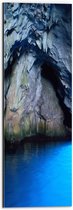 WallClassics - Dibond - Lichtgevend Blauw Water - 20x60 cm Foto op Aluminium (Met Ophangsysteem)
