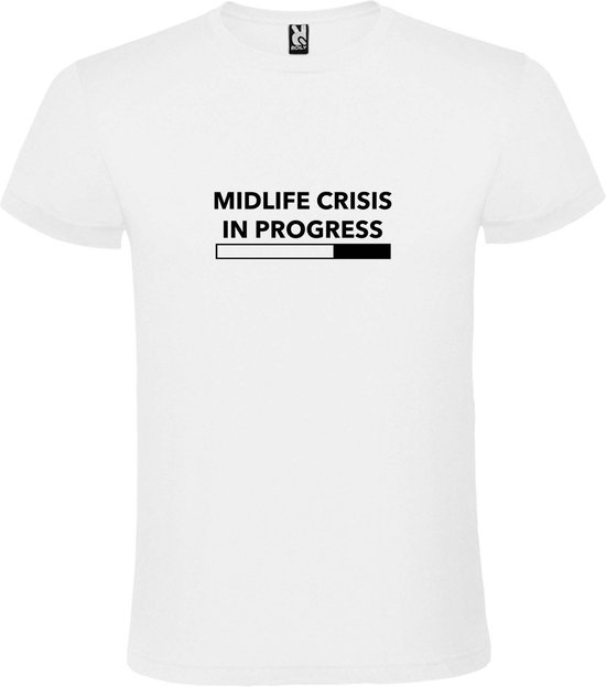 Wit T-Shirt met “ Midlife Crisis in Progress “ tekst Zwart Size XXXXL