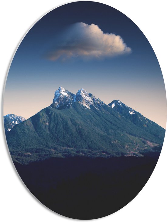 WallClassics - PVC Schuimplaat Ovaal - Eenzame Wolk op Bergtop - 42x56 cm Foto op Ovaal  (Met Ophangsysteem)