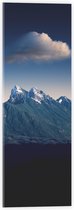 WallClassics - Acrylglas - Eenzame Wolk op Bergtop - 20x60 cm Foto op Acrylglas (Wanddecoratie op Acrylaat)