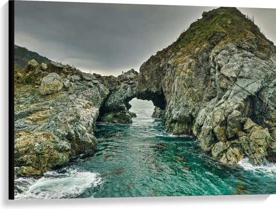 WallClassics - Canvas  - Bergen met Tunnel in de Zee - 100x75 cm Foto op Canvas Schilderij (Wanddecoratie op Canvas)