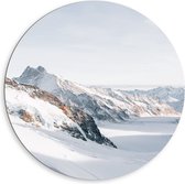 WallClassics - Dibond Muurcirkel - Sneeuwlandschap bovenaan de Bergen - 80x80 cm Foto op Aluminium Muurcirkel (met ophangsysteem)