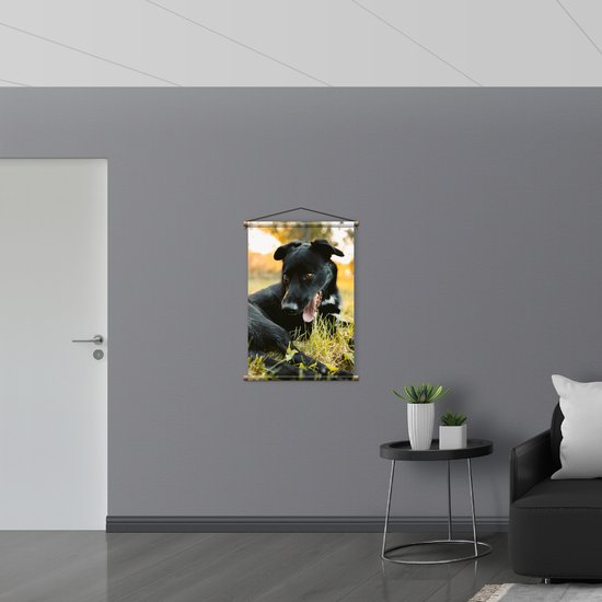 WallClassics - Affiche textile - Chien noir qui rit - 60x90 cm Photo sur textile