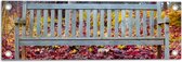WallClassics - Tuinposter – Wit Bankje in Herfstbos - 60x20 cm Foto op Tuinposter  (wanddecoratie voor buiten en binnen)