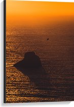 WallClassics - Canvas  - Gele Hemel door Zonsondergang boven Zee - 60x90 cm Foto op Canvas Schilderij (Wanddecoratie op Canvas)
