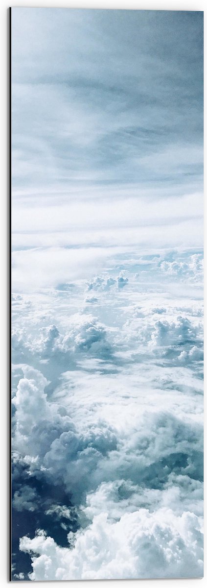 WallClassics - Dibond - Boven de Wolken - 30x90 cm Foto op Aluminium (Wanddecoratie van metaal)