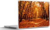 Laptop sticker - 15.6 inch - Herfst - Bos - Bladeren - Seizoenen - 36x27,5cm - Laptopstickers - Laptop skin - Cover