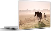 Laptop sticker - 15.6 inch - Paarden - Mist - Silhouette - 36x27,5cm - Laptopstickers - Laptop skin - Cover