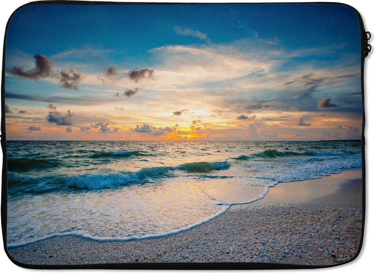 Laptophoes 14 inch - Strand - Zee - Zonsondergang - Laptop sleeve - Binnenmaat 33x23 cm - Zwarte achterkant