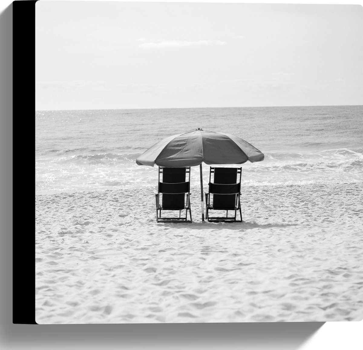 Canvas - Stoelen op het Strabd met Parasol in het zwart-wit - 30x30 cm Foto op Canvas Schi