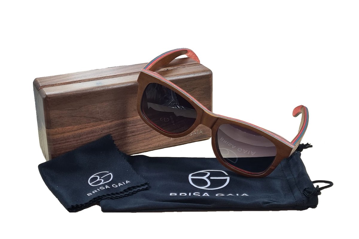 De 180 Kickflip - Brisa Gaia - Houten zonnebril - gerecycled skateboardhout - Duurzaamheid - Douwe Macare