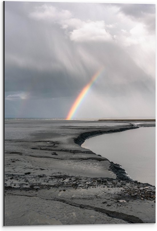 WallClassics - Dibond - Regenboog op Stenen Rotsen - 40x60 cm Foto op Aluminium (Wanddecoratie van metaal)