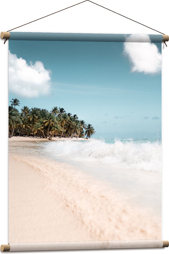 WallClassics - Textielposter - Govlen op een Tropisch Strand - 60x80 cm Foto op Textiel