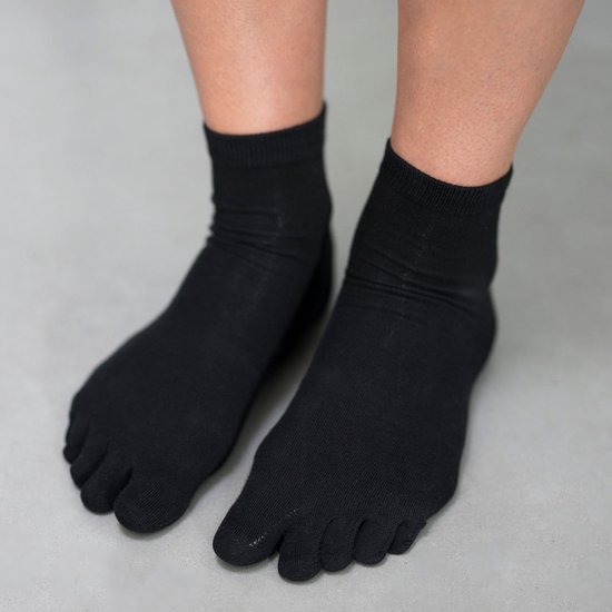 Bonnie Doon Teen Sokken Zwart Dames maat 36/42 - Plain Toe Sock - Yoga sokken - Gladde Teennaad - Teensokken - Toesocks - 1 paar - Teenslipper sokken - Geen vervelende naden - Quarter - Black - BN061065.101