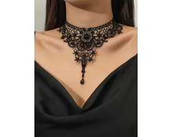 Zwarte kanten choker met kralen