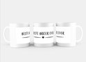 Trois tasses blanches, chacune avec le texte 'Beste broer ever' et un petit cœur.