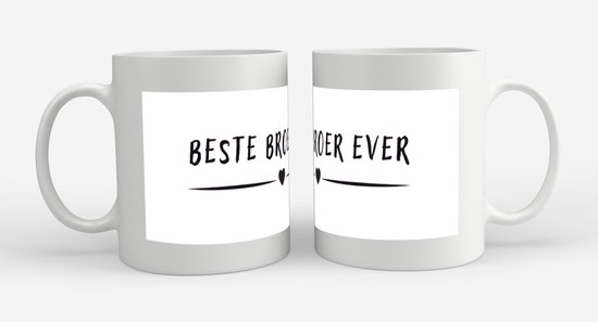 Deux tasses blanches avec le texte 'Beste broer ever' et un petit cœur.